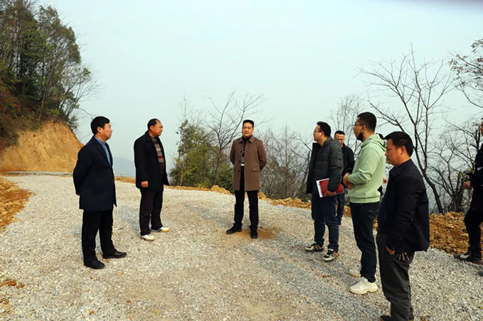 f(wn)ͶYF(tun)hί(sh)ӛL(zhng)(yng)֬F(xin)(chng){(dio)Ȋһ_(d)վ(xing)ĿO(sh)r